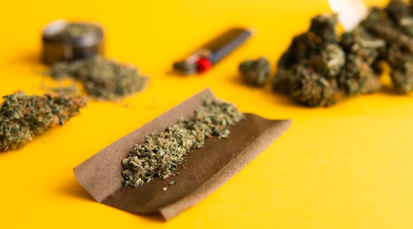 How to Roll A Blunt A Basic Tutorial